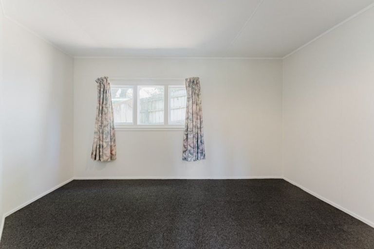 Photo of property in 50 Trelawney Crescent, Westown, New Plymouth, 4310