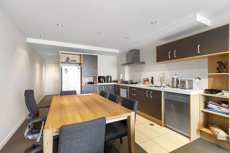 Photo of property in Monument Apartments, 8g/245 Wakefield Street, Te Aro, Wellington, 6011
