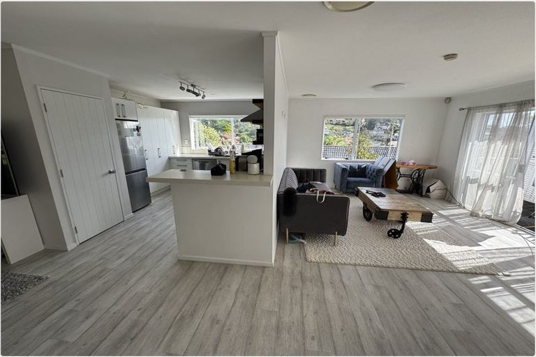 Photo of property in 2/63 Langana Avenue, Browns Bay, Auckland, 0630