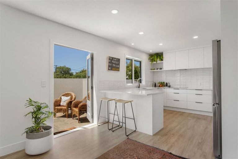 Photo of property in 25 Chepstow Avenue, Fendalton, Christchurch, 8052