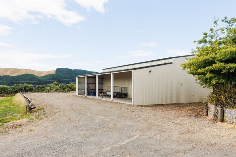 Photo of property in 80 Ngahere Park Road, Turitea, Palmerston North, 4472