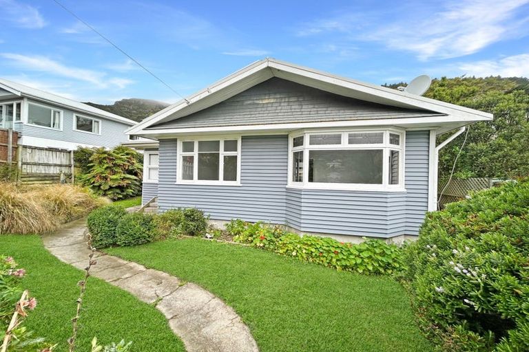 Photo of property in 70 Saint Davids Street, Lyttelton, 8082