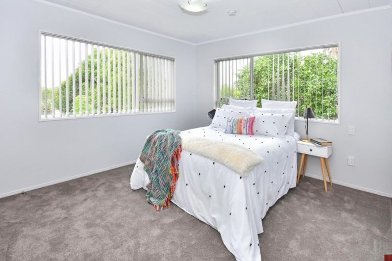 Photo of property in 31 Domain Road, Weymouth, Auckland, 2103