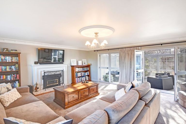 Photo of property in 8 Cornwall Street, Vauxhall, Dunedin, 9013