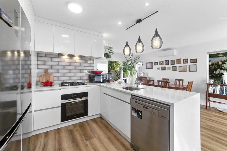 Photo of property in 89 Ashton Fitchett Drive, Brooklyn, Wellington, 6021