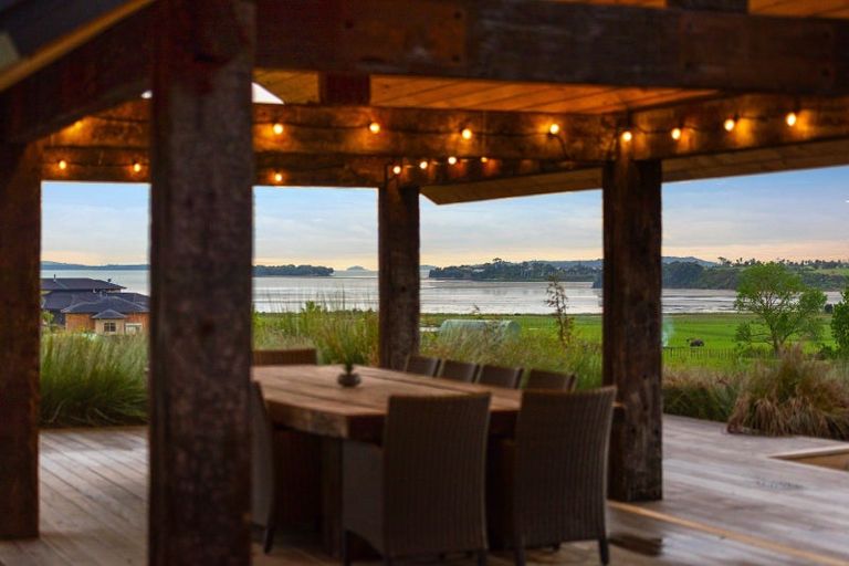 Photo of property in 255 Clifton Road, Whitford, Howick, 2571