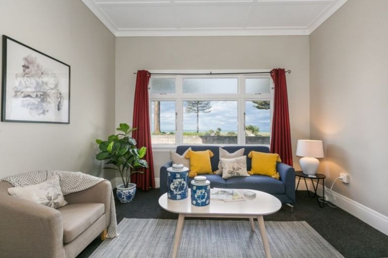 Photo of property in 629 Marine Parade, Napier South, Napier, 4110