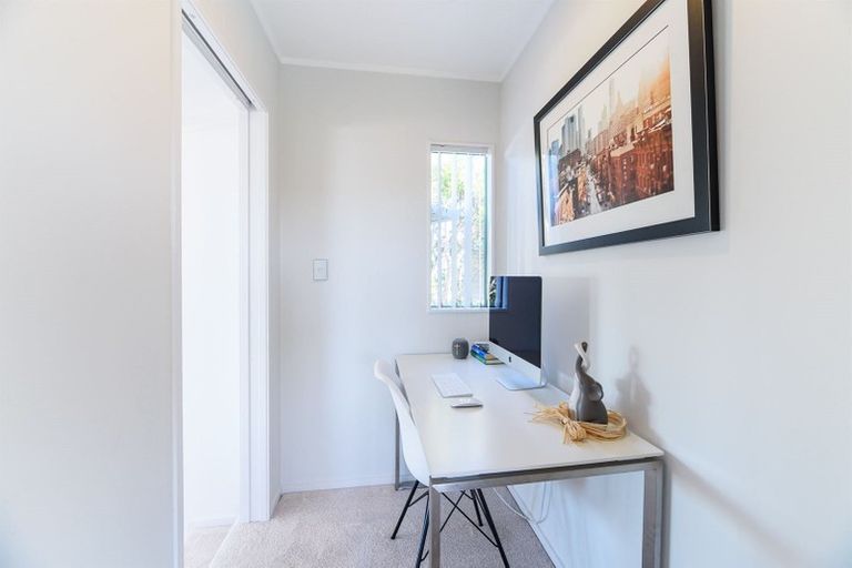 Photo of property in 1/7 Kaihu Street, Northcote, Auckland, 0627