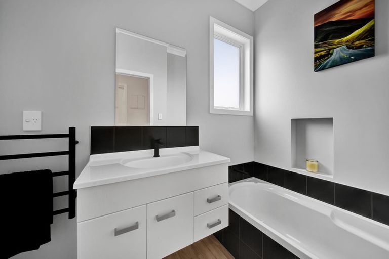 Photo of property in 14 Achilles Street, Stratford, 4332