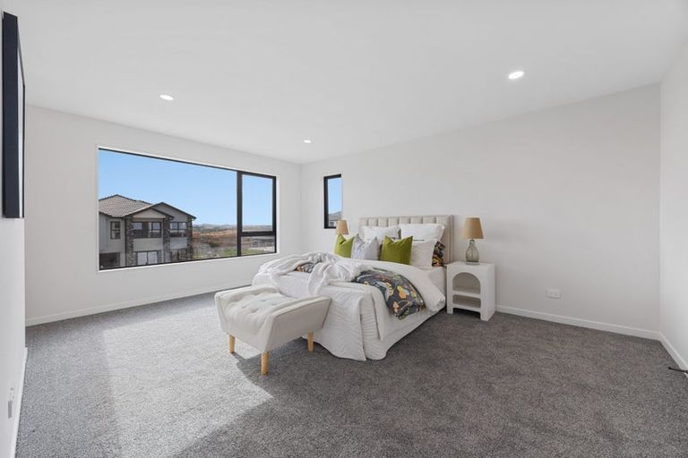 Photo of property in 8 Mill Hill Close, Flat Bush, 2019