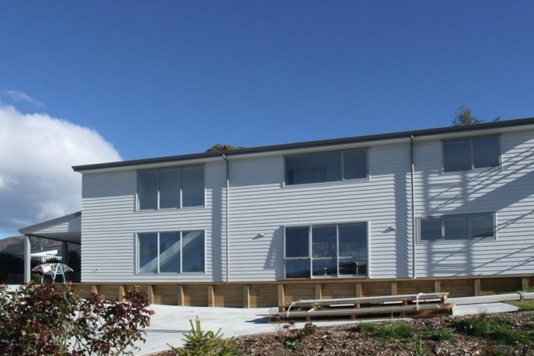 Photo of property in 17 Moraine Place, Lake Hawea, Wanaka, 9382