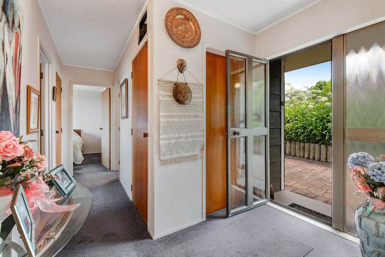 Photo of property in 18 Rimu Road, Stanmore Bay, Whangaparaoa, 0932