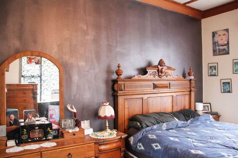 Photo of property in 5 Mcvicar Street, Tuatapere, 9620