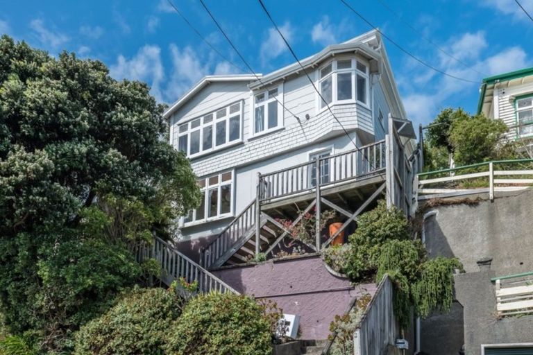 Photo of property in 6 Earls Terrace, Mount Victoria, Wellington, 6011
