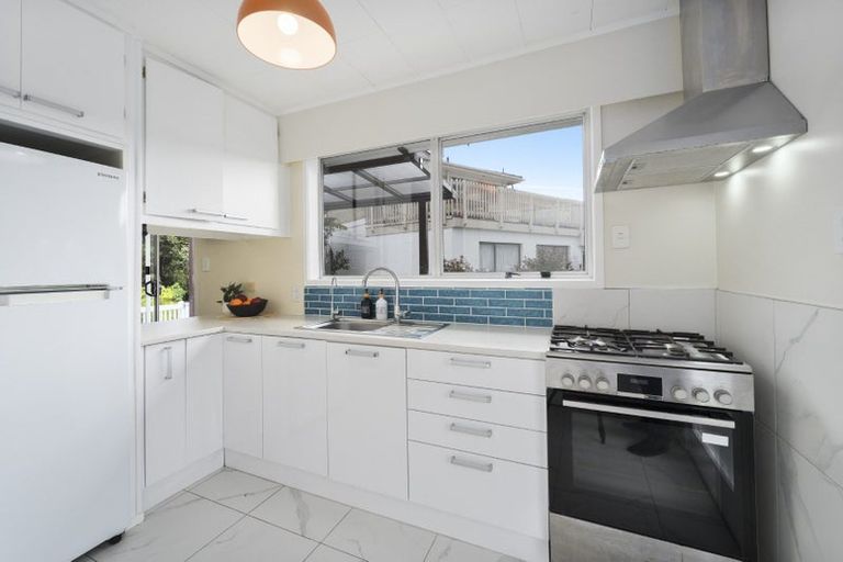 Photo of property in 2/27 Spence Road, Henderson, Auckland, 0612