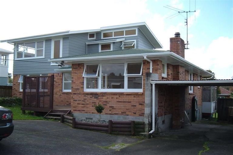 Photo of property in 19 Woodvale Road, Glen Eden, Auckland, 0602