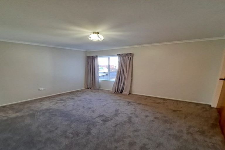 Photo of property in 17 Clemow Road, Fitzroy, New Plymouth, 4312
