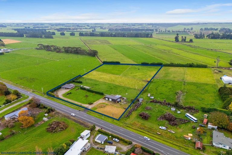 Photo of property in 176 Seaward Road, Edendale, 9825