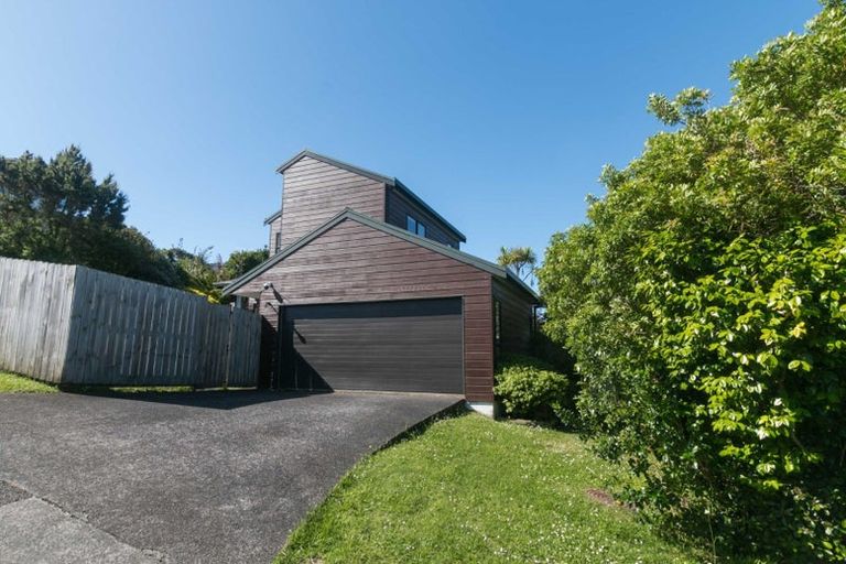 Photo of property in 3 Cairnbrae Court, Northcross, Auckland, 0632