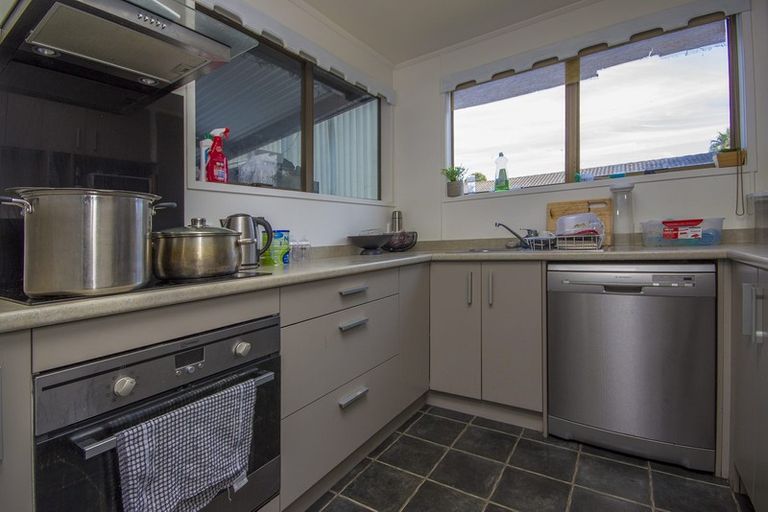 Photo of property in 25 Balloch Street, Randwick Park, Auckland, 2105