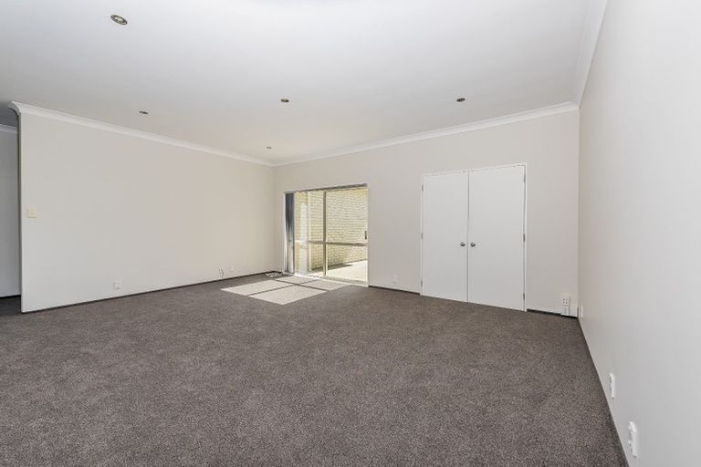 Photo of property in 154 Boord Crescent, Kumeu, 0891