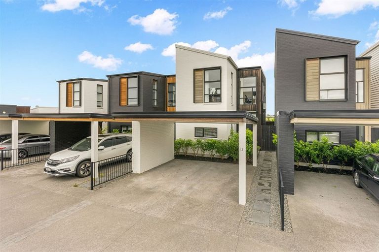 Photo of property in 15 Battalion Drive, Papakura, 2110