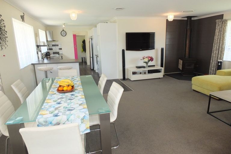 Photo of property in 73 Avenue Road, Foxton, 4814