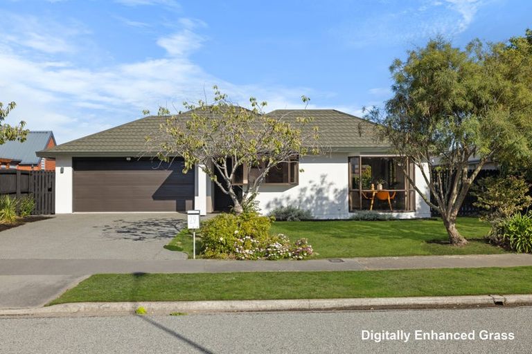 Photo of property in 29 Anglesea Avenue, Parklands, Christchurch, 8083