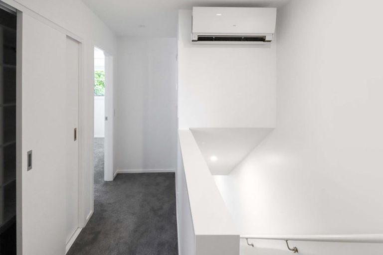 Photo of property in 1/4 Collingwood Street, Waterloo, Lower Hutt, 5011