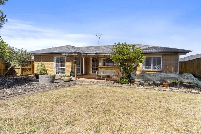 Photo of property in 3 Harobed Place, Weymouth, Auckland, 2103