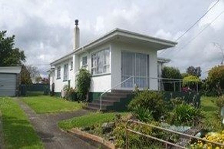 Photo of property in 24 Brassey Street, Waverley, 4510