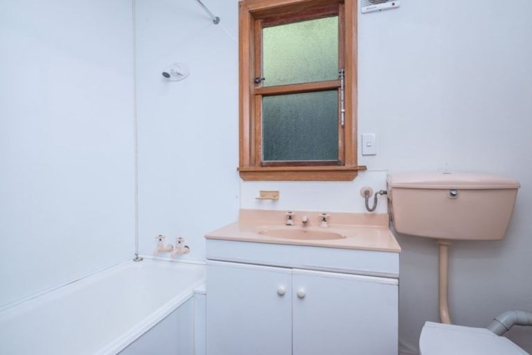 Photo of property in 103 View Road, Houghton Bay, Wellington, 6023