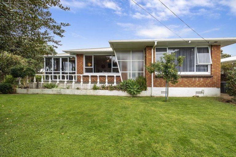Photo of property in 2 Hood Place, Spotswood, New Plymouth, 4310