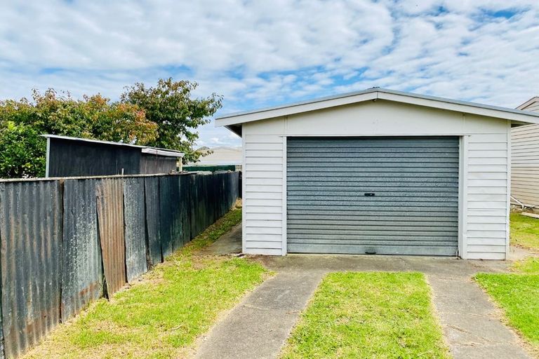 Photo of property in 12 Hokianga Street, Mangere East, Auckland, 2024