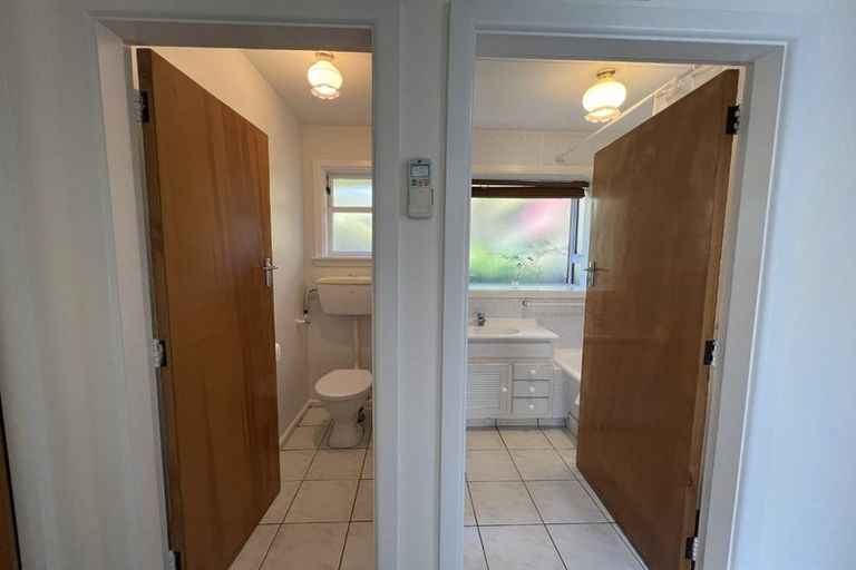 Photo of property in 11 Sevenoaks Drive, Bryndwr, Christchurch, 8053