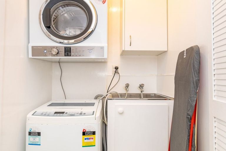 Photo of property in 6 Bernard Street, Kenmure, Dunedin, 9011