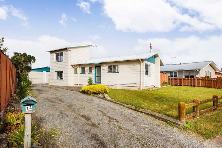 Photo of property in 14 Martin Harvey Street, Levin, 5510