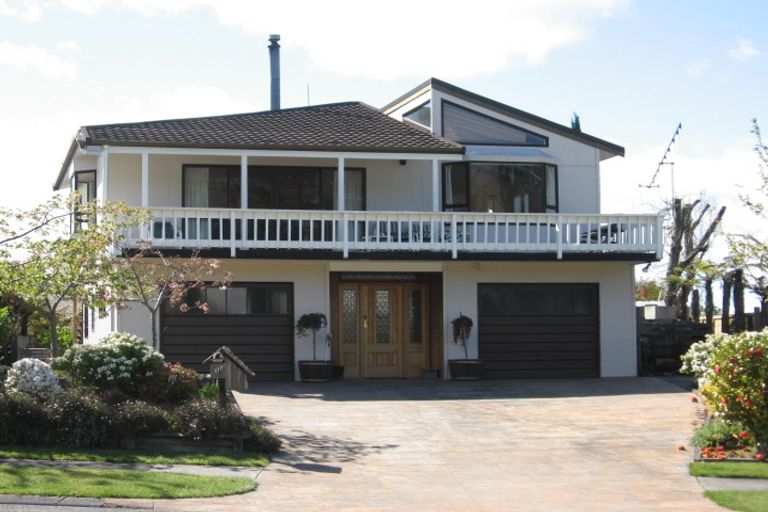 Photo of property in 117 Wakeman Road, Acacia Bay, Taupo, 3330