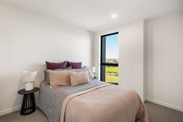 Photo of property in 113 Tahingamanu Road, Hobsonville, Auckland, 0616