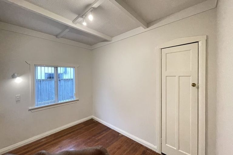 Photo of property in 324 Mount Albert Road, Mount Roskill, Auckland, 1041