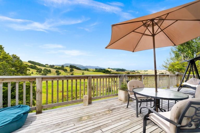 Photo of property in 25 Mapuna Road, Tangiteroria, 0381