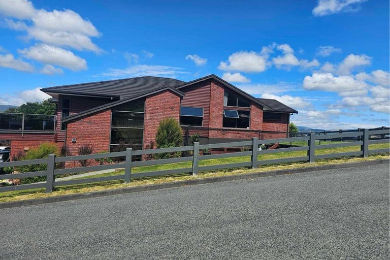 Photo of property in 115 Kirton Drive, Riverstone Terraces, Upper Hutt, 5018