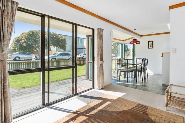 Photo of property in 18 Motiti Road, Papamoa Beach, Papamoa, 3118