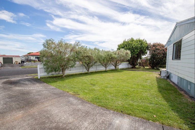 Photo of property in 7 Miller Place, Ngatea, 3503