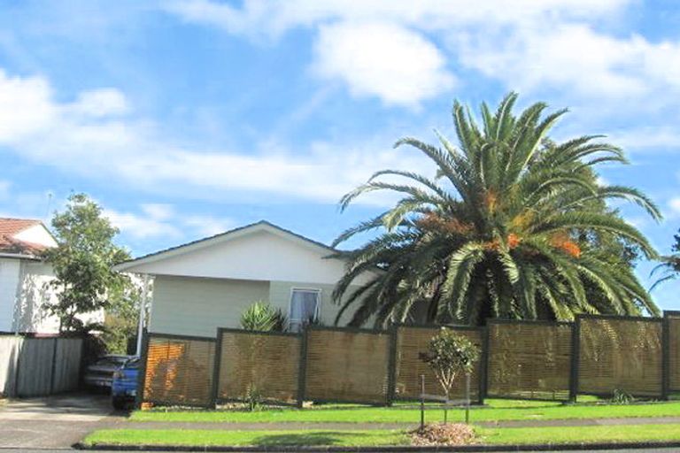 Photo of property in 127 Bradbury Road, Botany Downs, Auckland, 2010