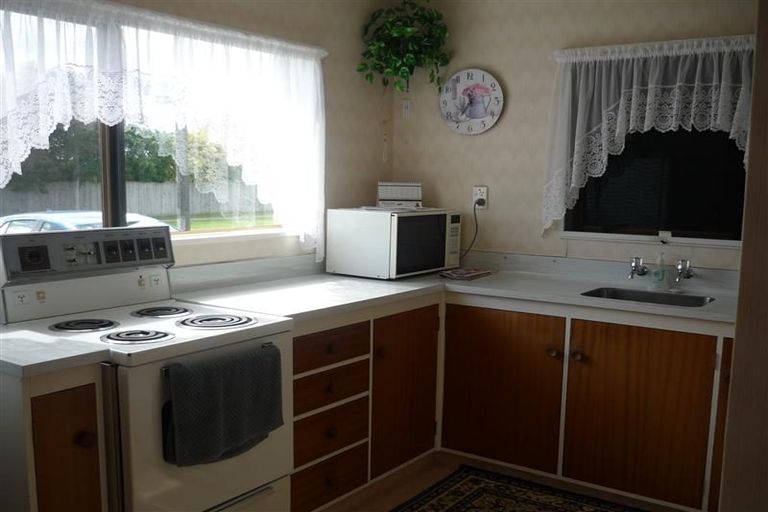 Photo of property in 1/15 Gebbie Road, Taradale, Napier, 4112