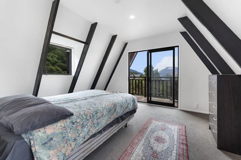 Photo of property in 40 Avalon Crescent, Fernhill, Queenstown, 9300