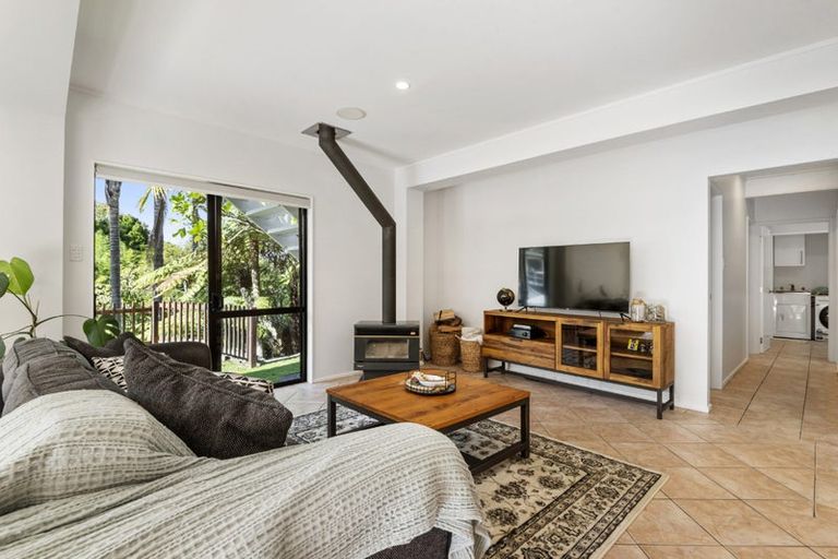 Photo of property in 2/74 Glamorgan Drive, Torbay, Auckland, 0630