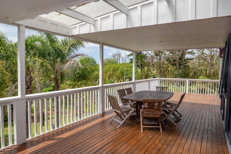 Photo of property in 44 Heretaunga Crescent, Cable Bay, 0420