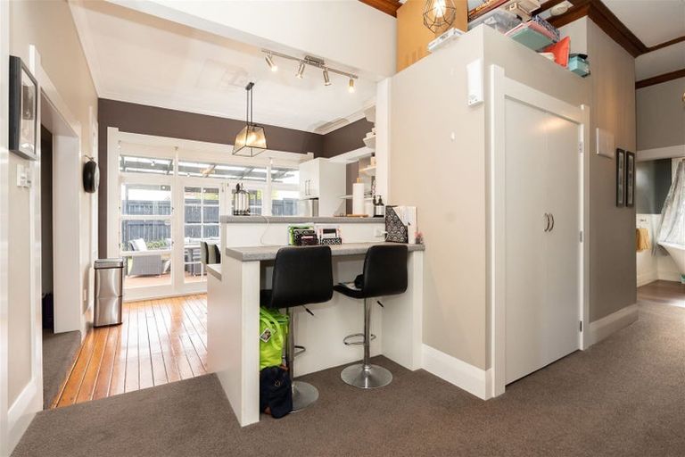 Photo of property in 13 Forest Lake Road, Forest Lake, Hamilton, 3200